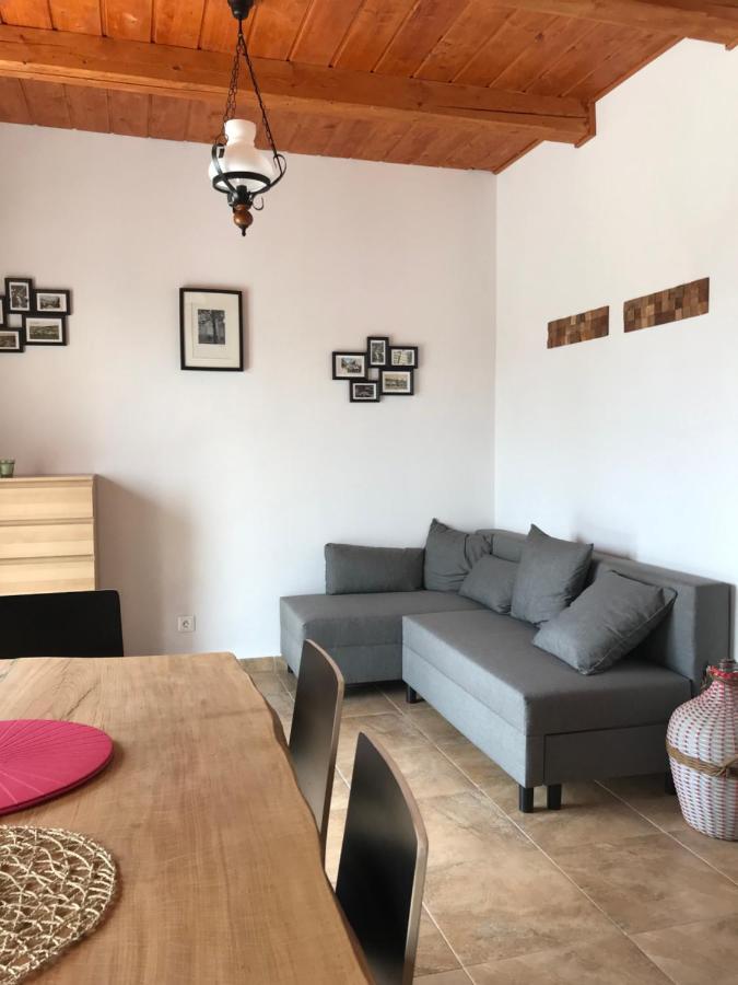 Prazdninovy Dum Na Palave S Vinnym Sklepem Milovice  Exteriör bild